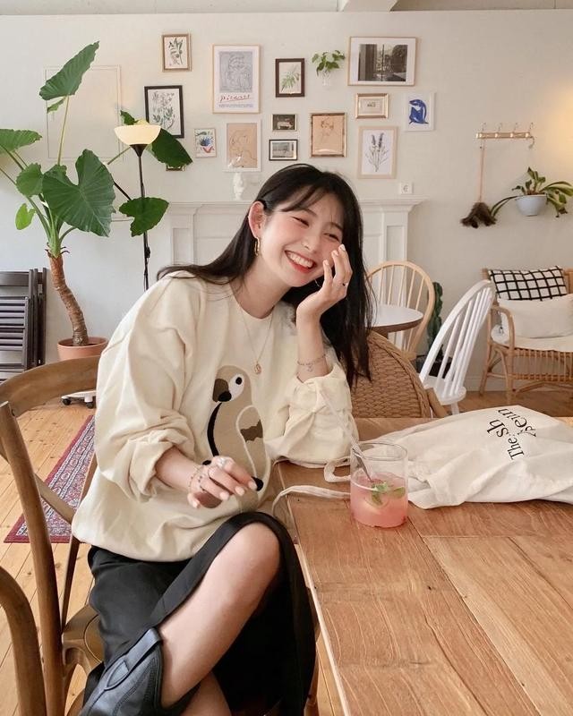 为什么穿卫衣还显胖,为什么你穿卫衣脸大脖子短