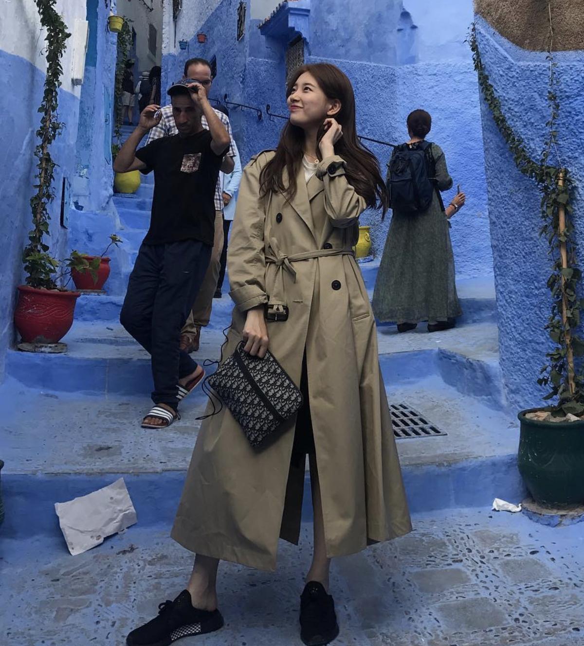 亚洲女人适合穿的风衣,女生风衣粉色穿搭技巧