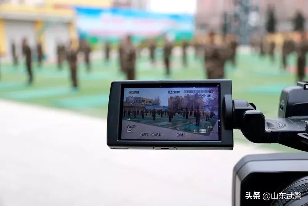 四折军被叠法小技巧,四折军被的叠法图