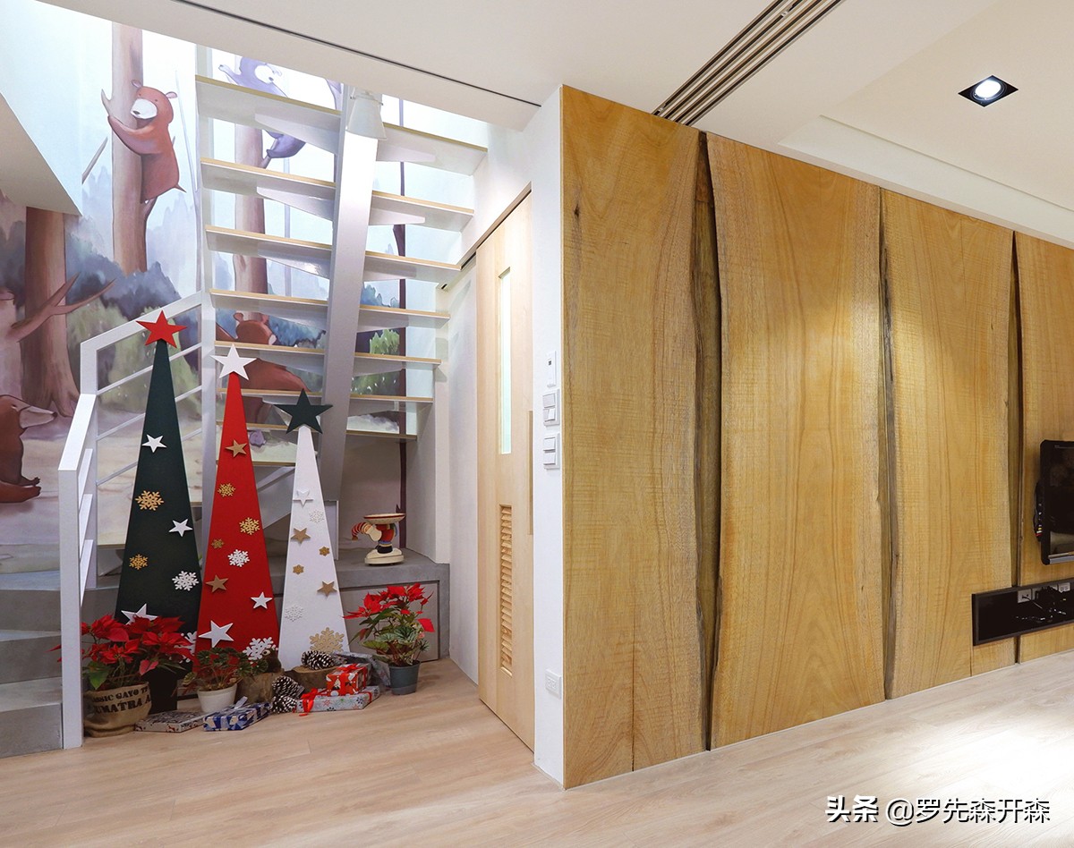 小户型天井改造庭院效果图,21米狭长房屋双天井设计