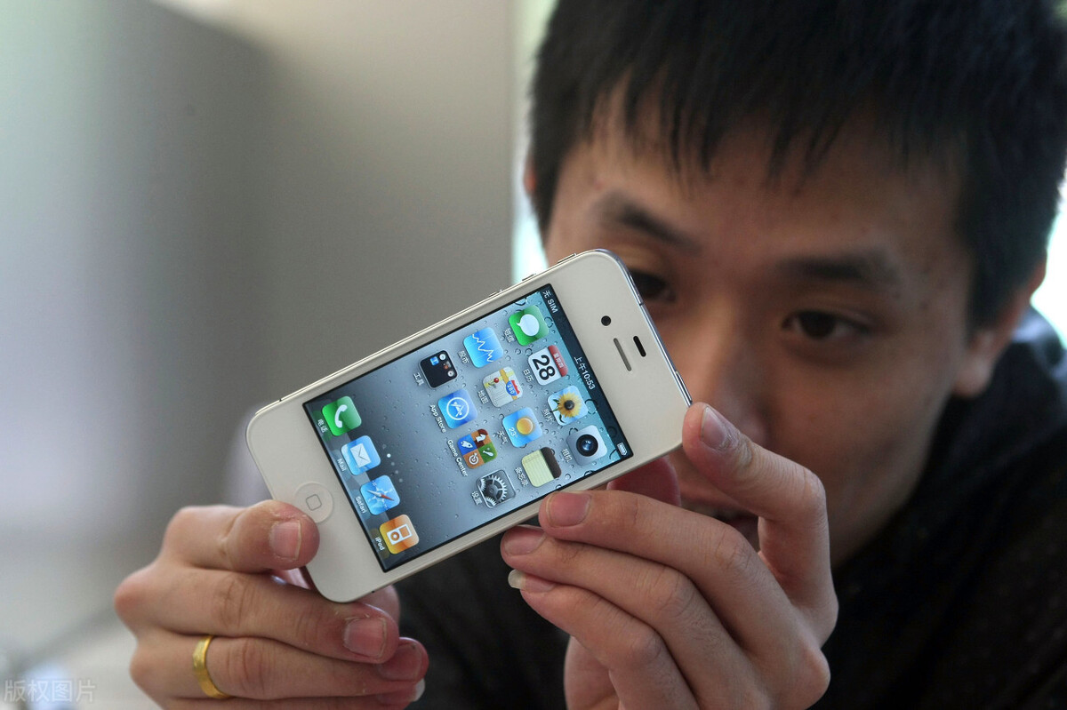 苹果4全面屏什么时候出,iphone4屏幕发布