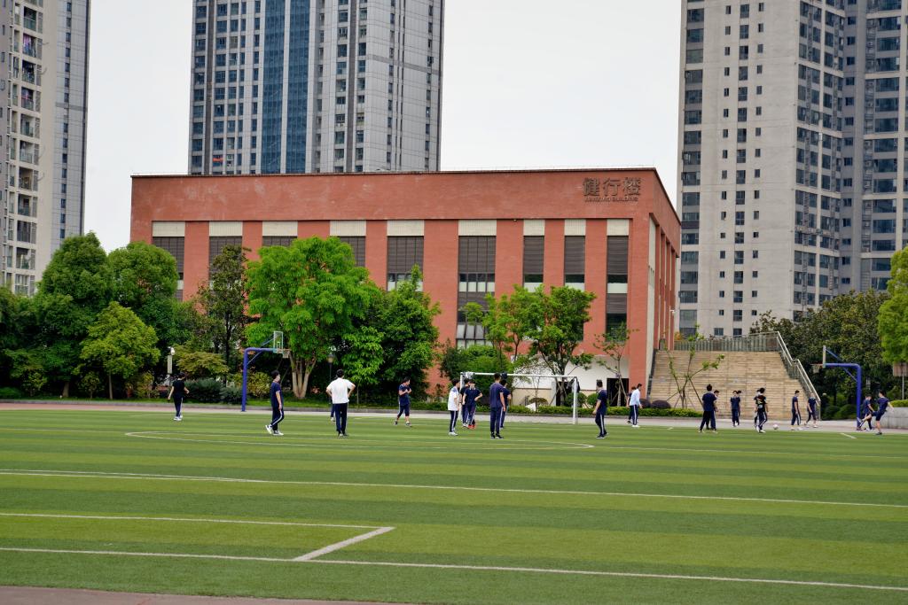 重庆哪所学校环境最好,重庆环境最差的学校