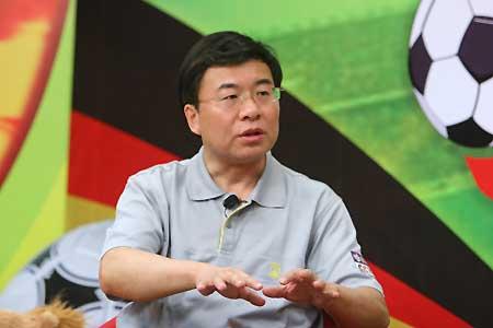 十大足球评论员排名,国内足球十大解说员