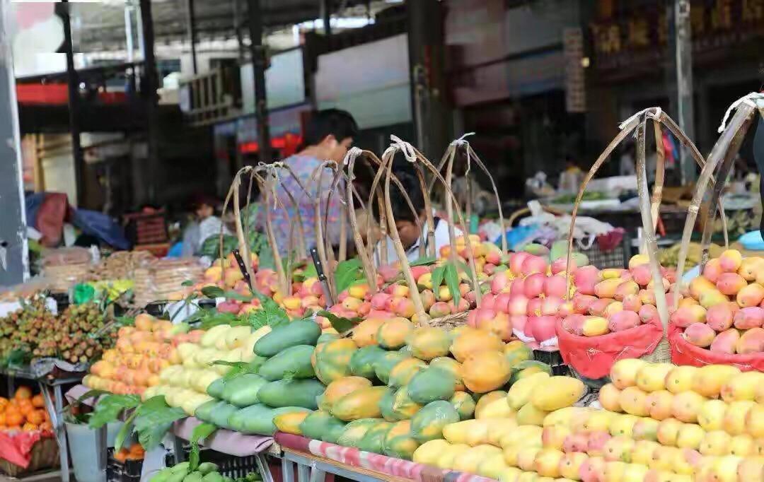 路边摆水果摊挣钱吗,路边水果摊的利润有多少