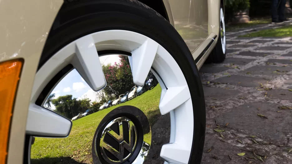 大众甲壳虫2021款试驾视频,大众甲壳虫国内敞篷版试驾视频