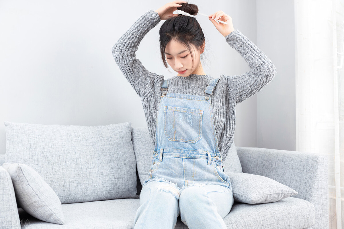 染后如何让头发柔顺亮泽，好看显白，更有高级感？应当这样做