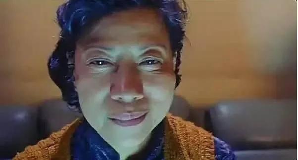 还记得“神婆专业户”罗兰吗？85岁的她如今过得怎么样