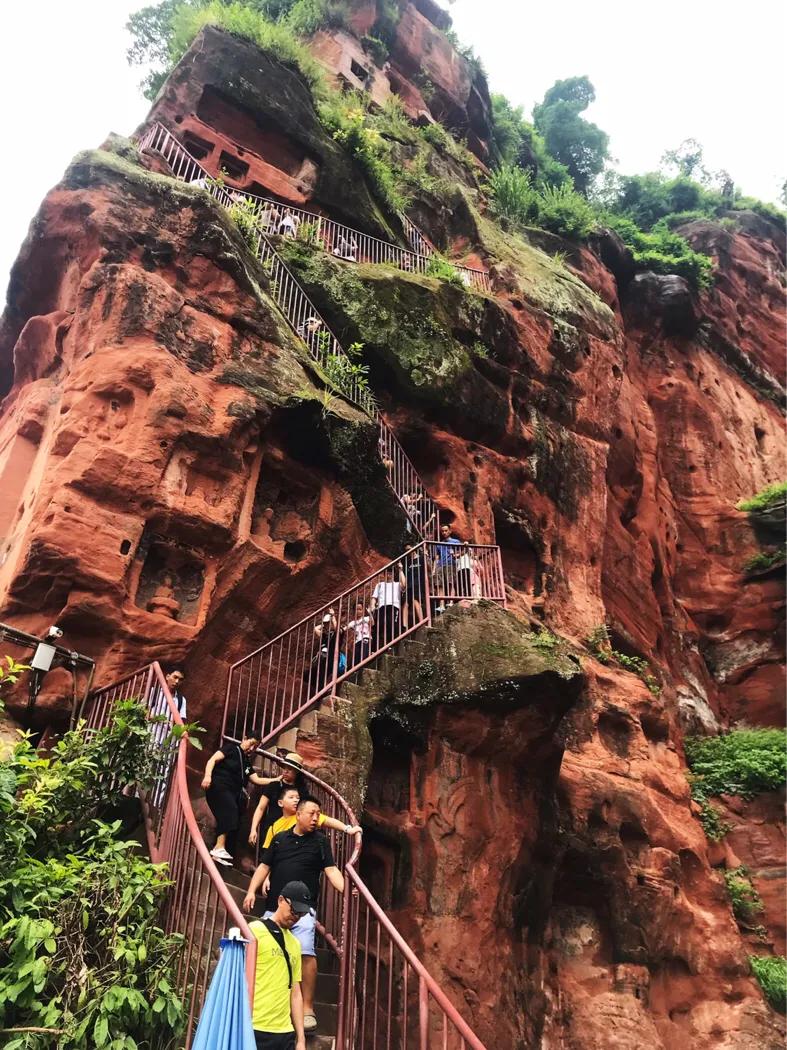 游乐山大佛有讲究么,游乐山大佛消费水平如何人多吗