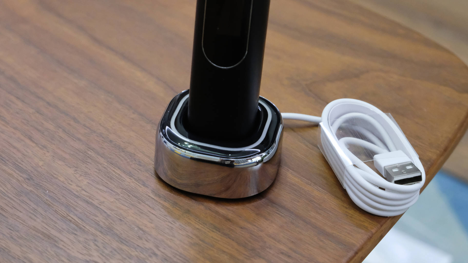 种植牙推荐电动牙刷,根据自己的牙选择电动牙刷