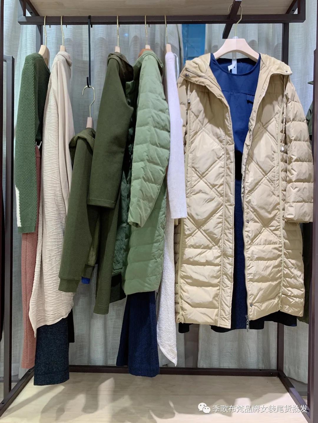 墨曲毛呢外套尾货批发,墨曲女装在哪个网能买到