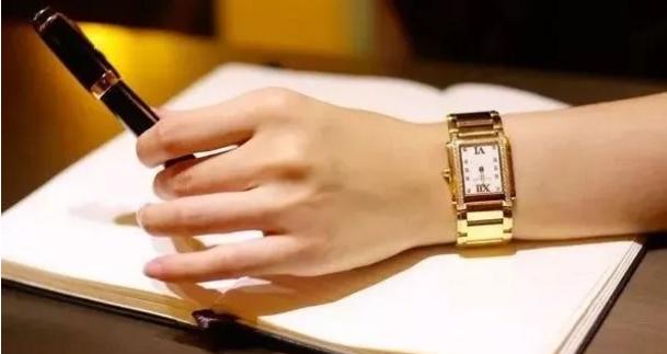 古典型风格适合穿哪些单品,古典风格适合什么人穿