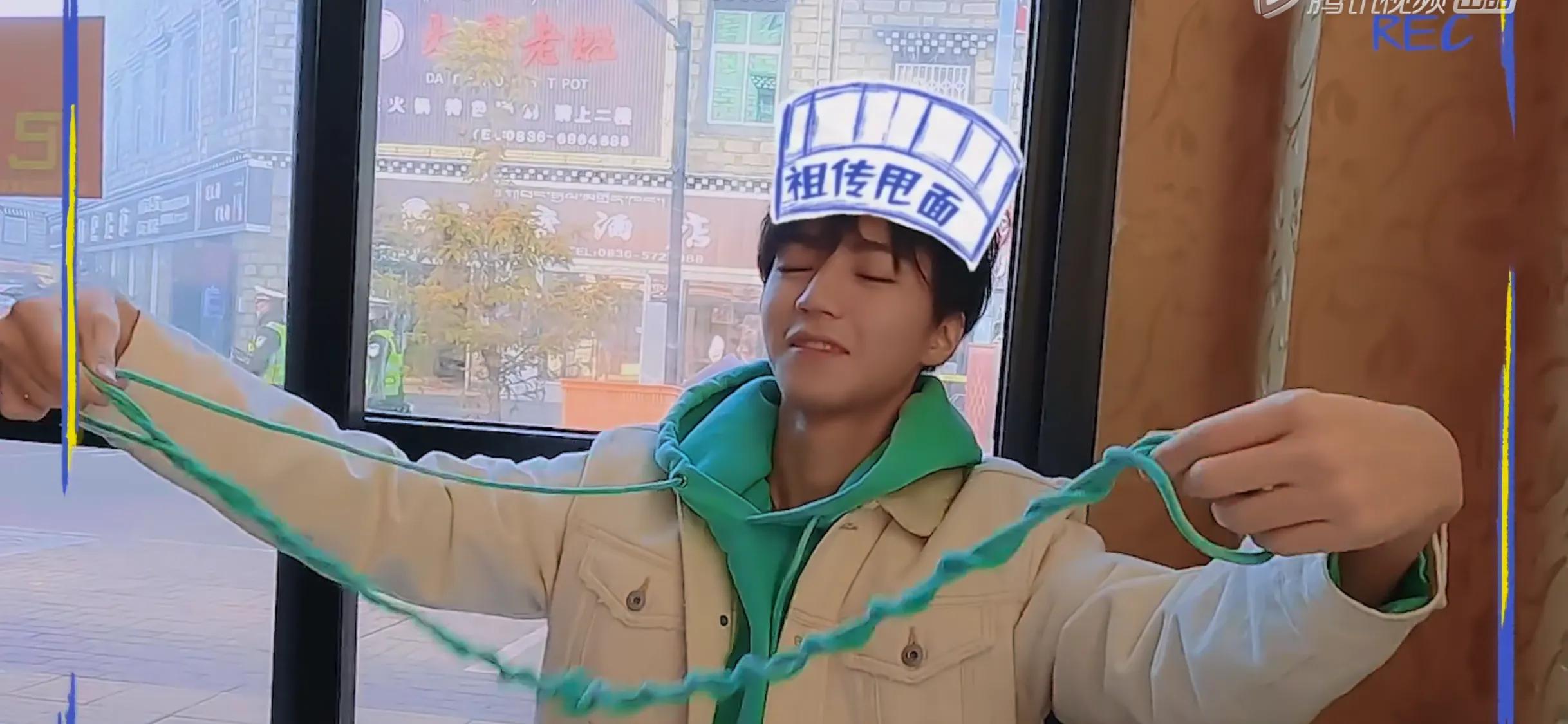 卫衣帽子绳怎么编好看,卫衣帽子绳太长了怎么办