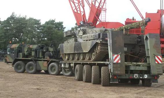 德国MAN5轴牵引车,世界军用拖车系列