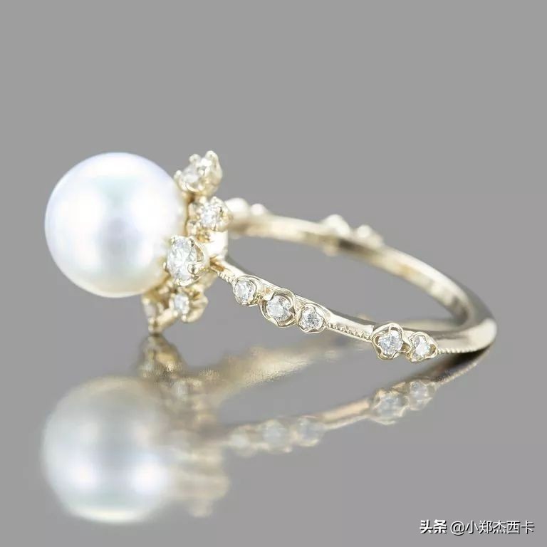 石头姐婚姻近况,身价2亿的石头姐