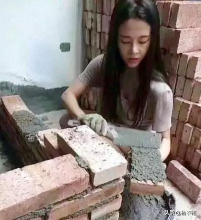 形容平胸搞笑图片,调侃平胸的搞笑图片