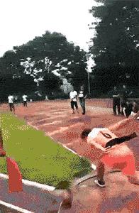 新郎抱不起老婆的搞笑视频,新郎抱不动新娘怎么化解尴尬