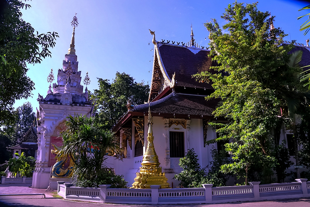 拜了佛许了愿要还吗,拜了四面佛没变化