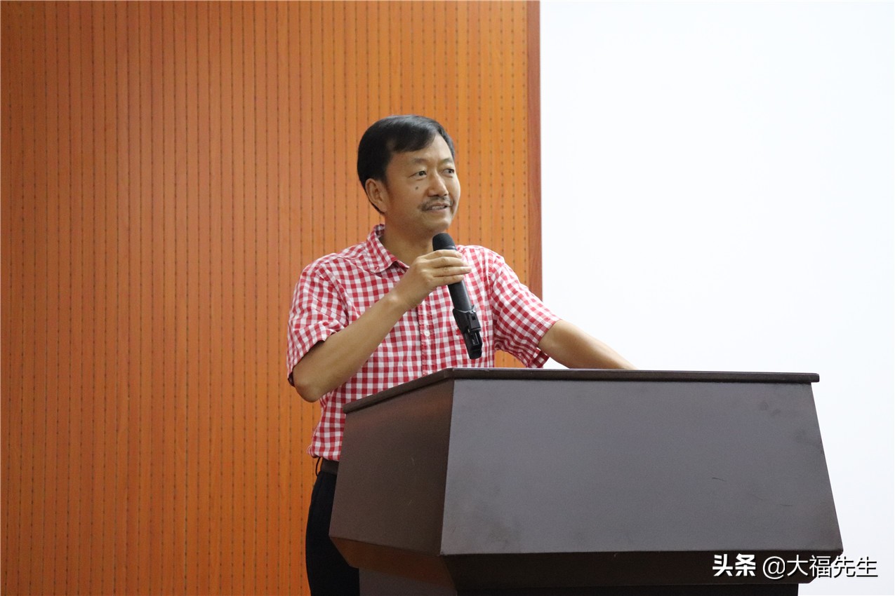 钢铁年代战友重逢,钢铁情怀