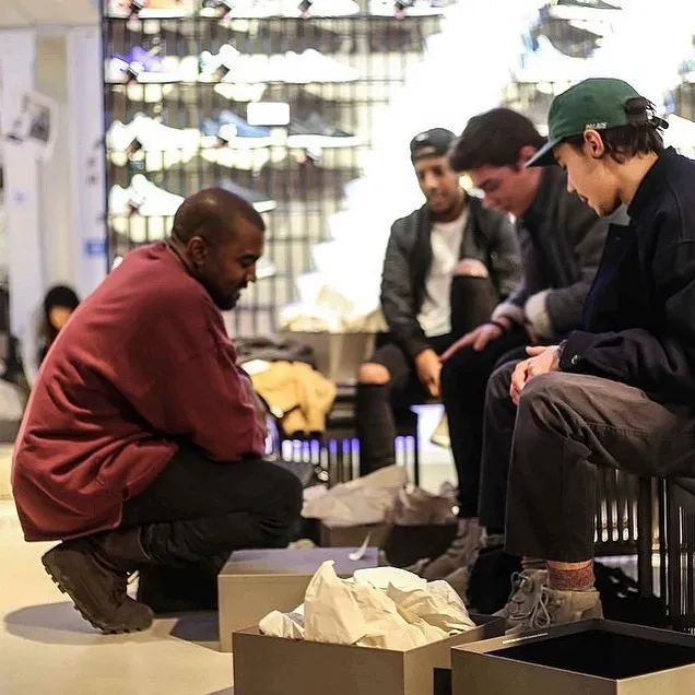 Yeezy750初代发售！6年了！什么时候补货啊啊啊啊啊