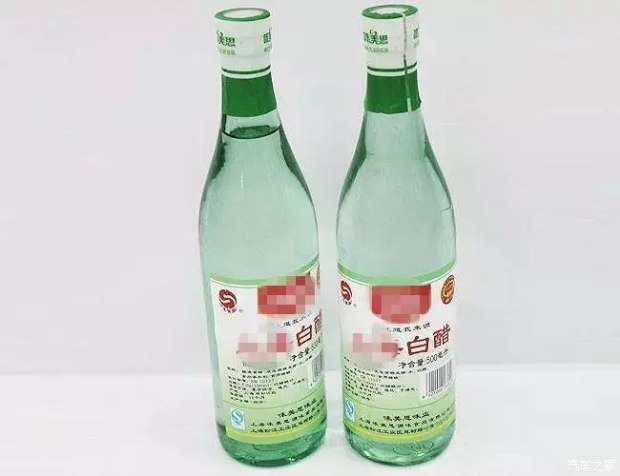 开车抽烟有烟味怎么办,开车抽烟怎么才能不掉灰