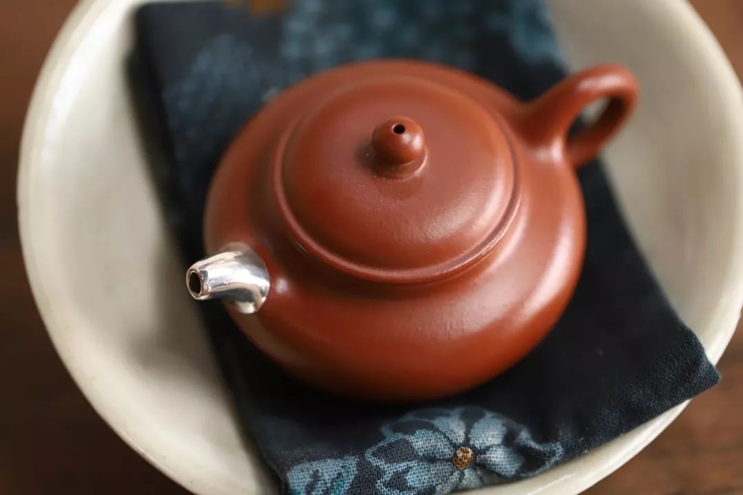 紫砂壶破损哪里修补,破损的紫砂壶是如何修补的