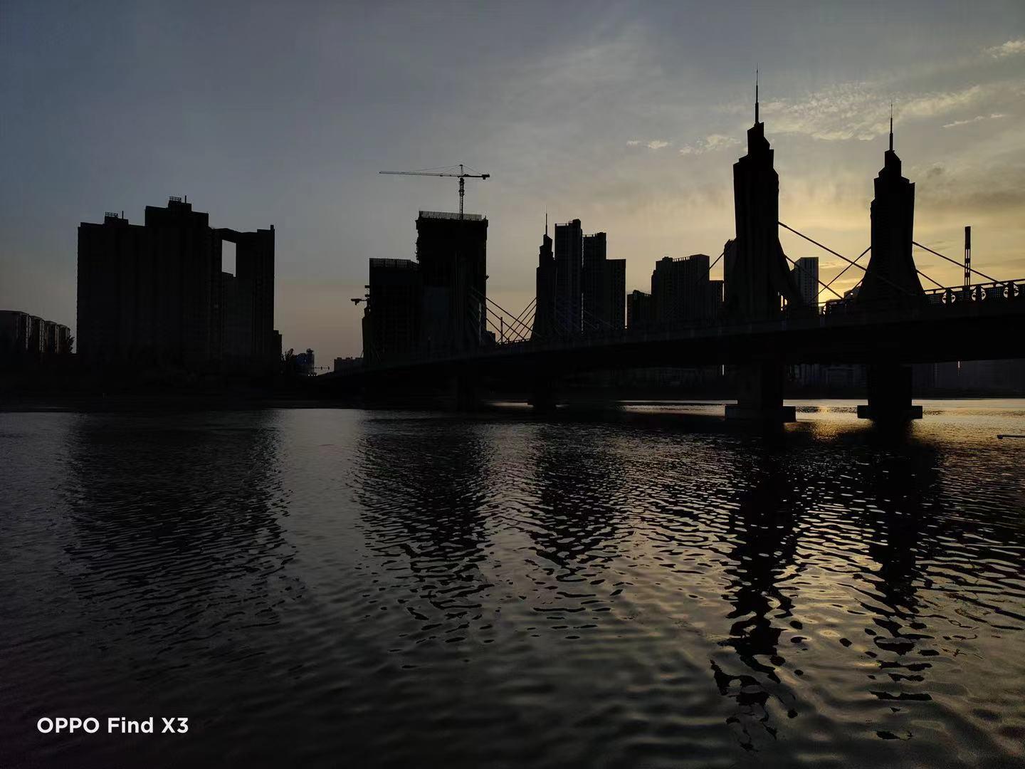 如果你对手机HDR效果不满意,或者手机没有慢门功能,我都能帮你