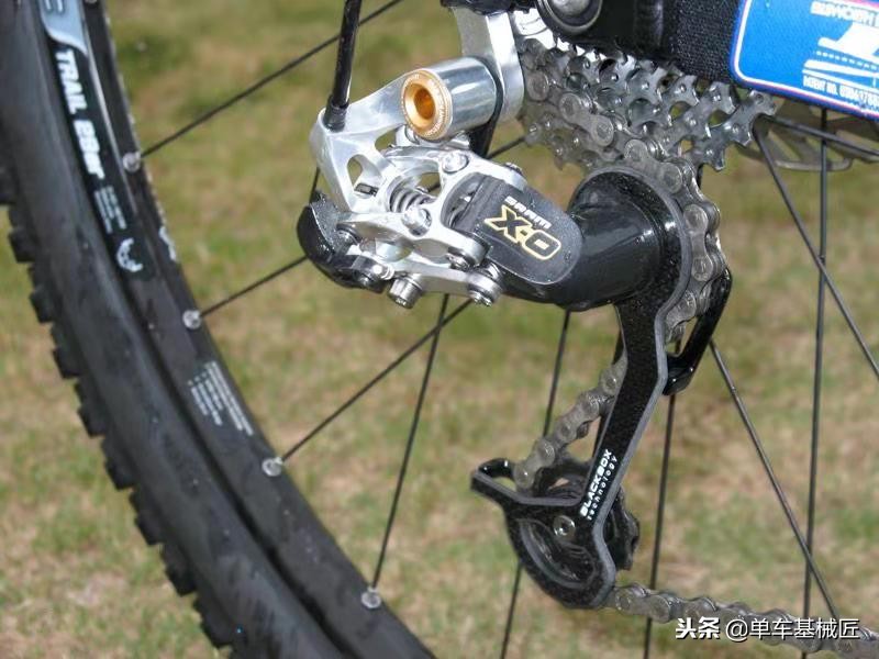 普通自行车后轮轮胎拆卸视频教程,普通自行车如何拆卸自行车后轮