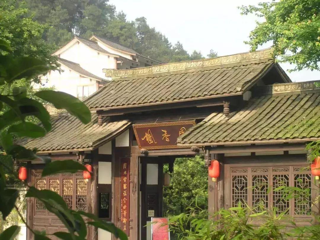 假期到处堵,周末双休哪里旅游堵