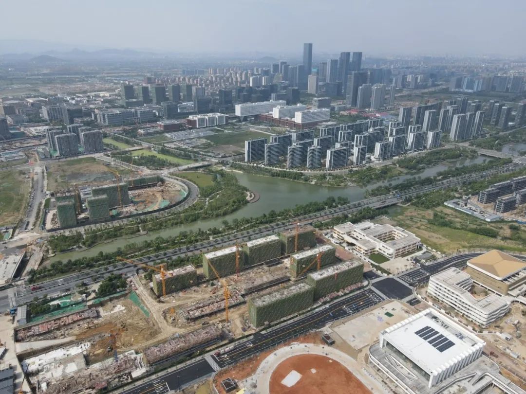 未科拼杀倒计时,倒挂2万+的天空之城、蒲荷芸邸,如何选?