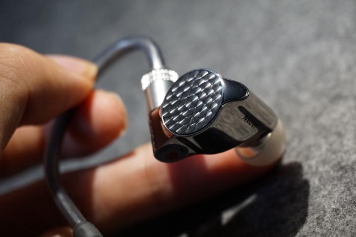 一万块钱的音响音质有多好,一万块耳机音质