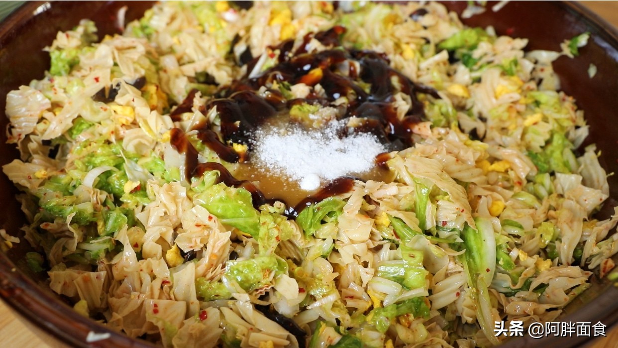 多用这菜调包子馅,多用这面擀包子皮,孩子吃促消化,成人吃减肉