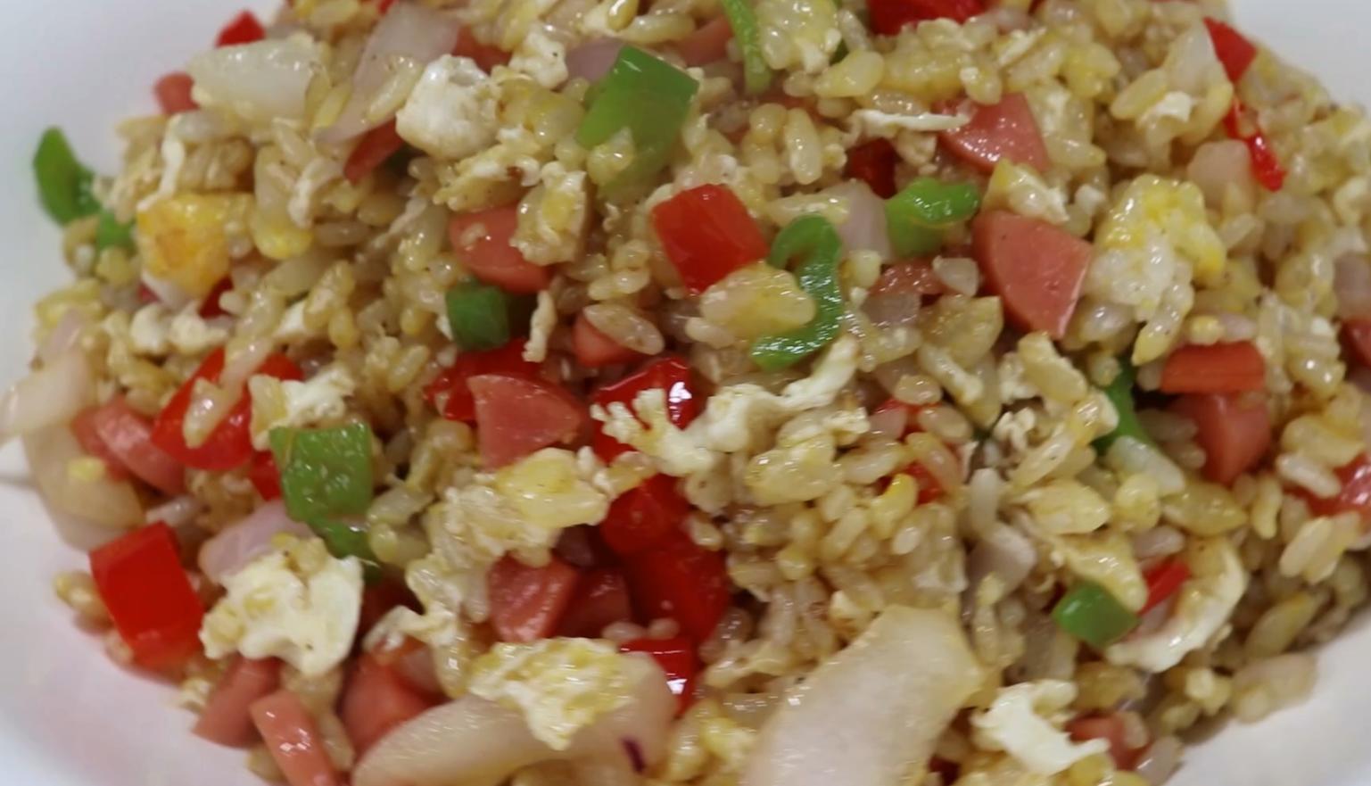 五星级大厨教你学做蛋炒饭视频,五星级大厨怎么做蛋炒饭