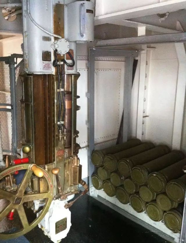 大口径舰炮有多厉害,新型舰炮火力凶猛