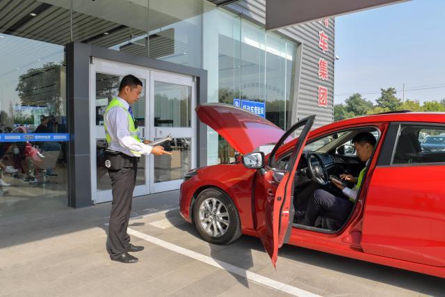 不用再跑车管所今起北京318家4S店可代发临牌