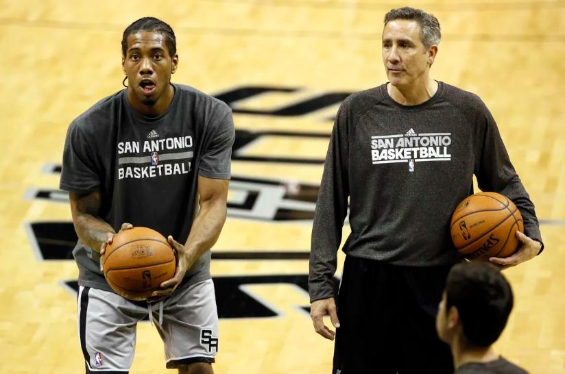 你投篮的时候盯着球看还是盯着框看?想不到这里竟有这么大学问