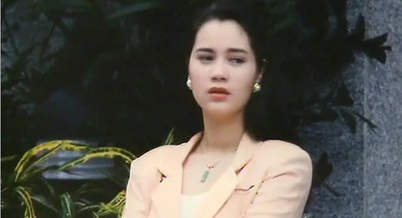 知名*星艳**因节食减肥住进ICU，给追求“骨感美”的女性，提了个醒