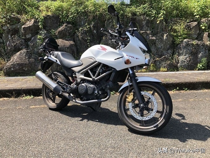 日本摩托车大排量adv多少钱,250cc摩托车本田vtr