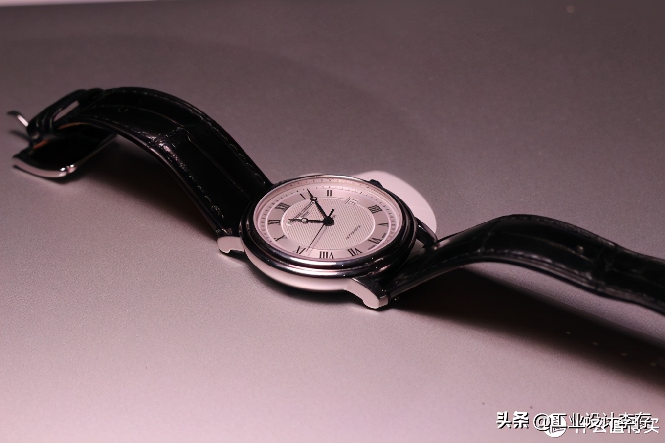 康斯登男表fc-303,康斯登fc303机芯