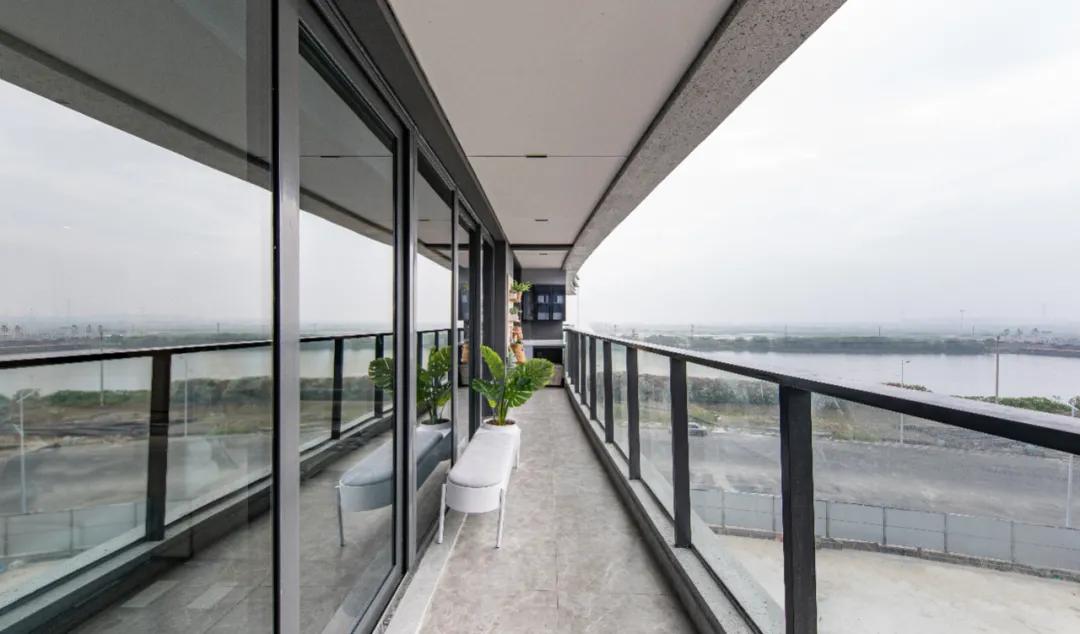 宁波杭州湾真实街景,宁波雅戈尔最美外立面