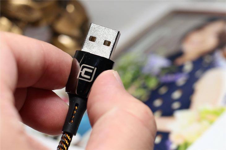 抖音爆火磁吸数据线有用吗?卡斐乐磁吸数据线方便盲插快速充电