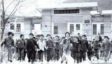 东关小学照片,东关小学对面的巷子