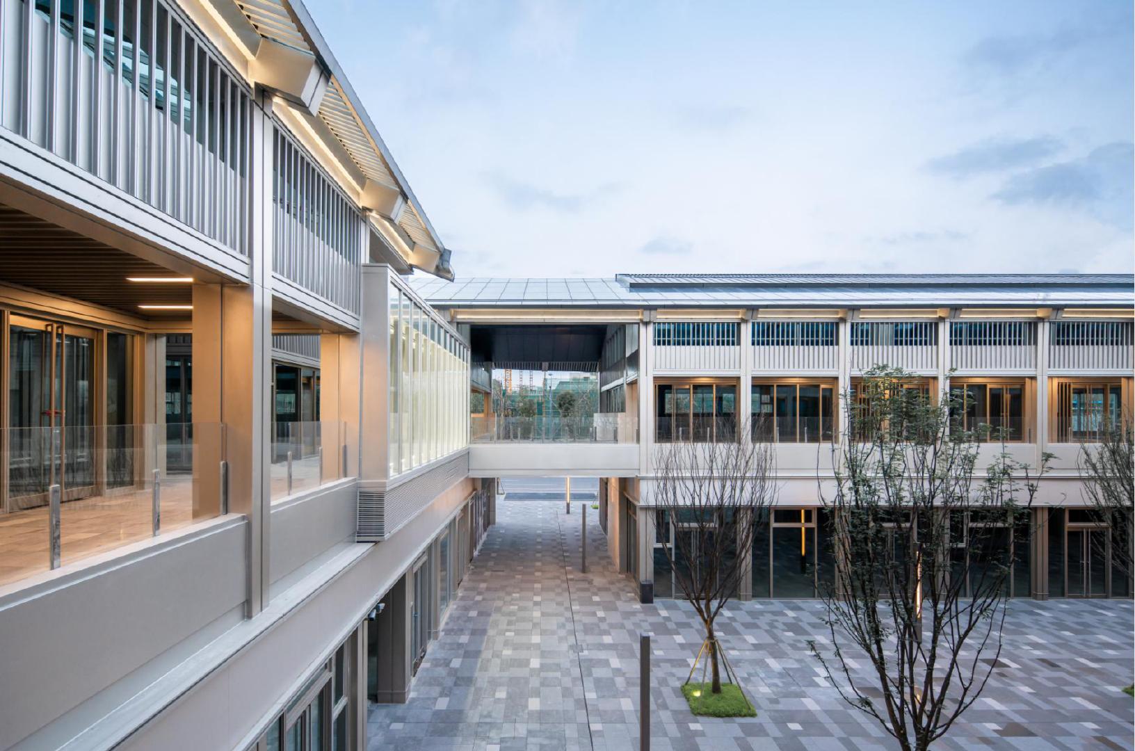 国庆看不一样的展览,成都万科和昆明万科有什么区别