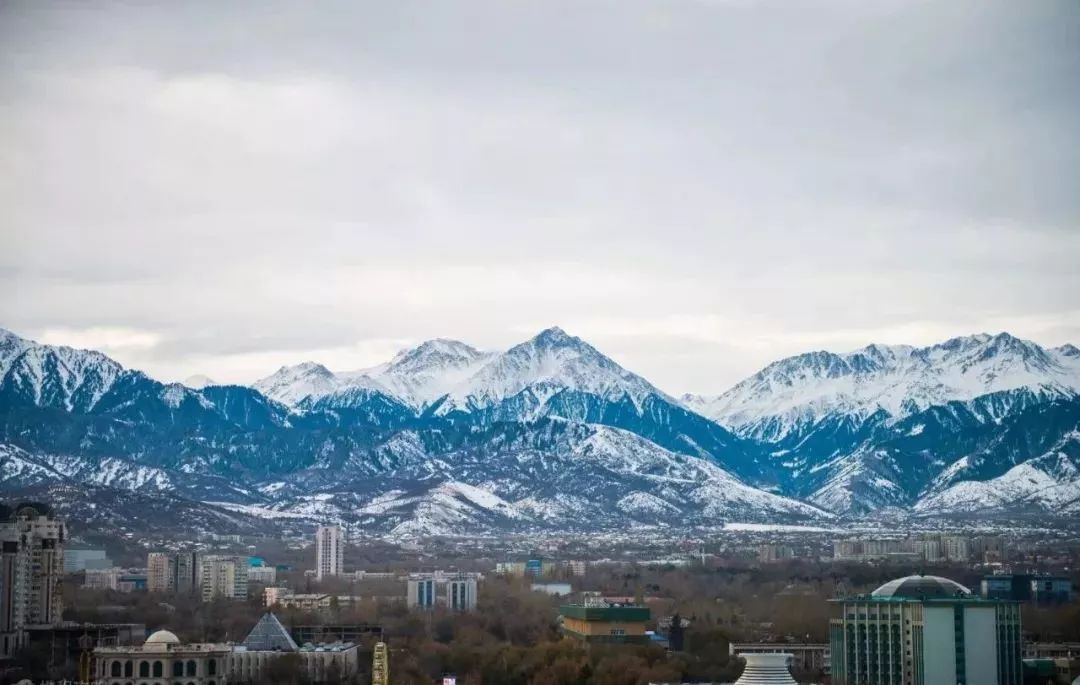 坐哪些火车可以出国看风景又好玩,太原人可以去北京旅游吗