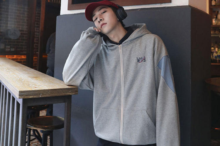 卫衣圆领还是连帽好看,小个子穿连帽卫衣还是圆领