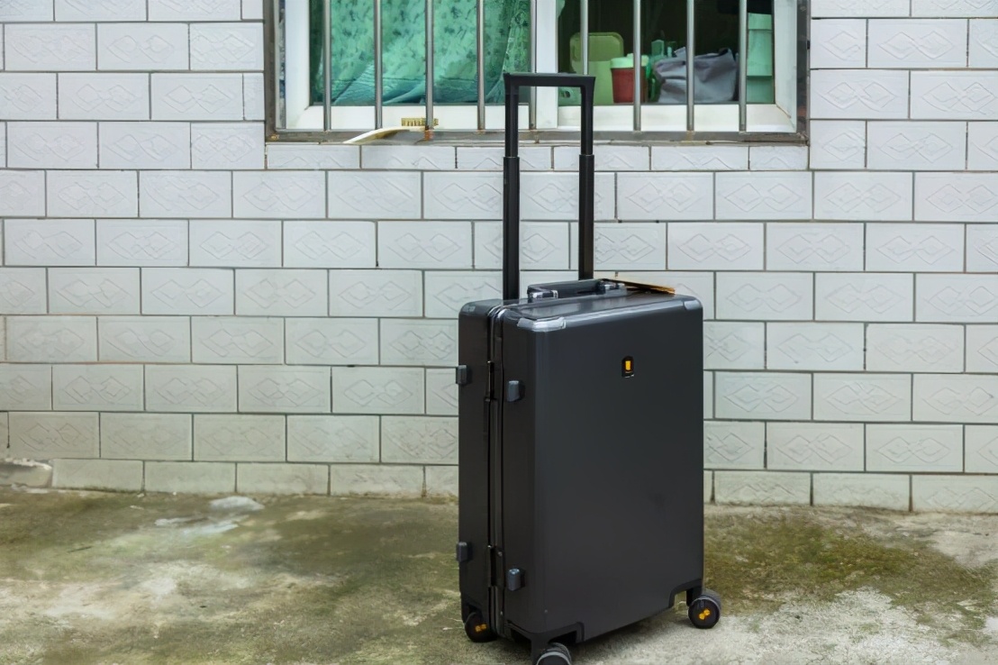 20寸登机箱地平线8号,最好的行李箱品牌推荐地平线8号