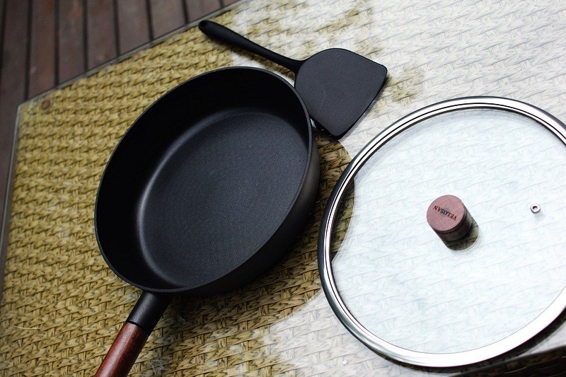 德国煎锅304不粘锅,德国原铸无涂层不粘锅