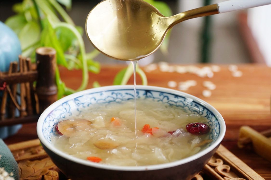 银耳羹怎么煮才能出胶,煮银耳出胶快的方法