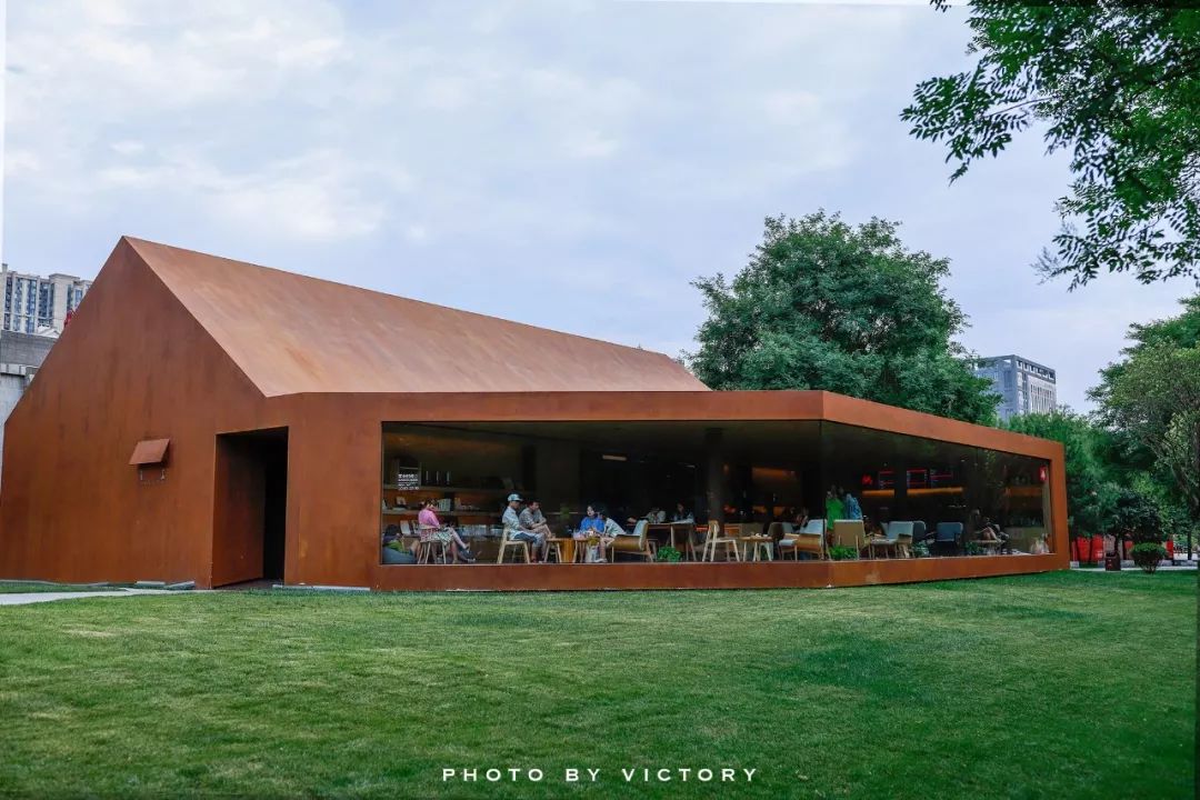 龙湖天街曲江咖啡馆拍照打卡地,曲江咖啡馆推荐