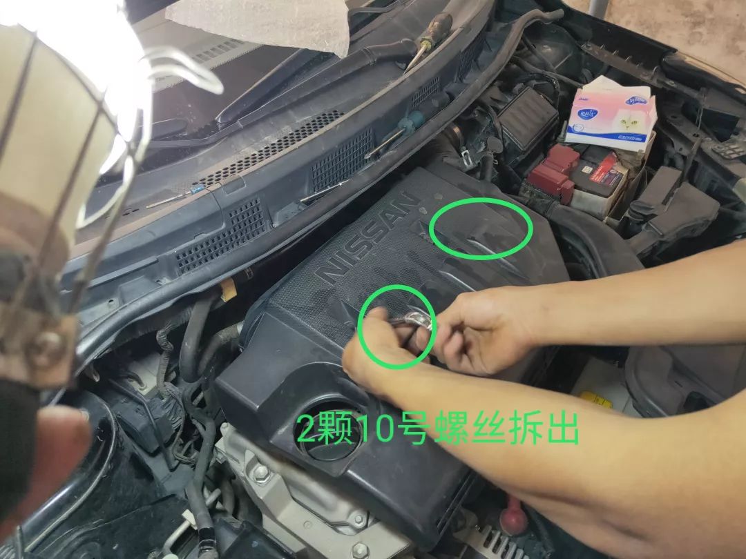 尼桑骐达1.6t更换铱铂金火花塞,日产阳光2011款换火花塞