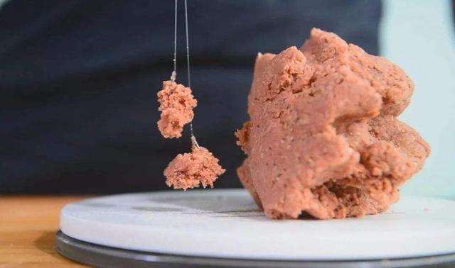 野钓鱼上浮什么原因,钓鱼怎么避免挂底最佳解决方法